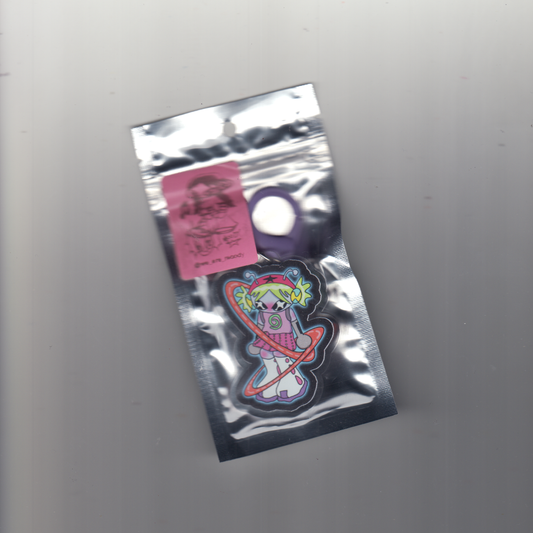 ALIEN SUPERSTAR KEYCHAIN